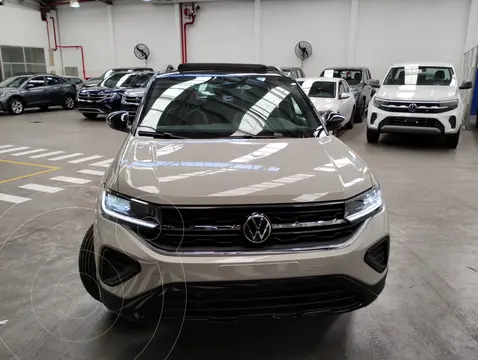 OfertaVolkswagen T-Cross 200 TSi Highline Bitono nuevo color Plata precio $37.000.000