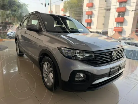 Volkswagen T-Cross Trendline usado (2024) color plateado financiado en mensualidades(enganche $105,609 mensualidades desde $7,036)