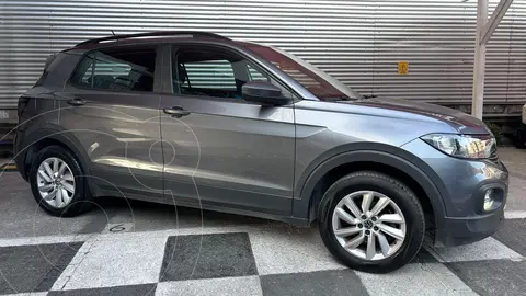Volkswagen T-Cross Trendline usado (2023) color Gris precio $325,000