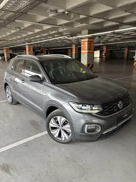 Volkswagen T-Cross Highline Aut usado (2020) color Gris financiado en mensualidades(enganche $52,500 mensualidades desde $7,200)