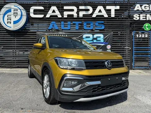 Volkswagen T-Cross Trendline usado (2022) color Amarillo financiado en mensualidades(enganche $70,180 mensualidades desde $7,314)