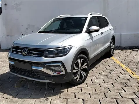 Volkswagen Taigun Highline TSI usado (2024) color plateado precio $430,900