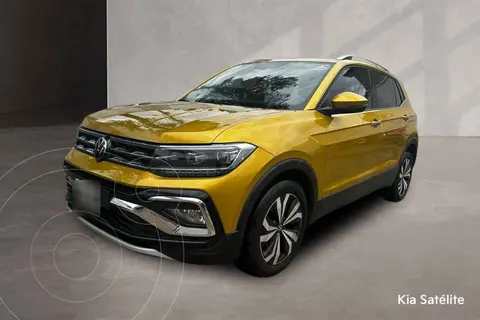 Volkswagen Taigun Highline usado (2023) color Amarillo precio $435,000