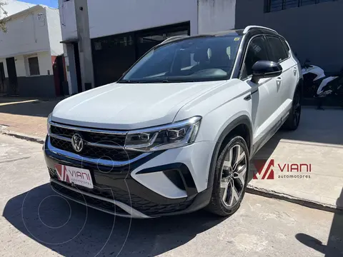 Volkswagen Taos Highline Aut Bitono usado (2025) color Blanco precio $23.000.000