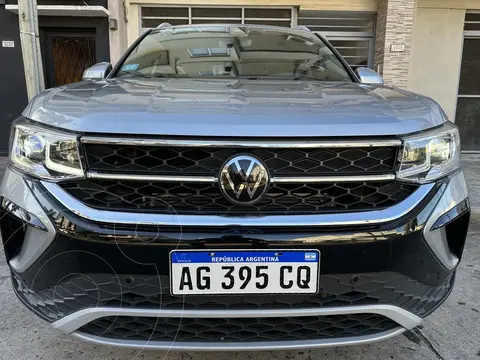 Volkswagen Taos Highline Aut usado (2024) color Plata financiado en cuotas(anticipo $7.000.000)