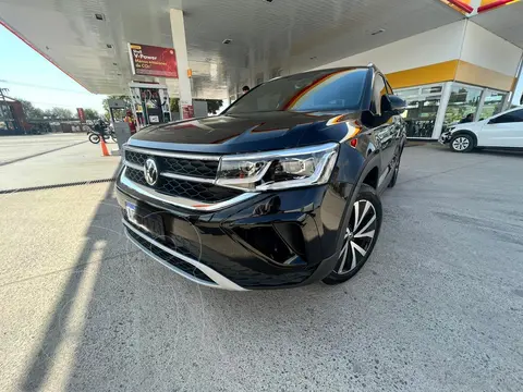 Volkswagen Taos Highline Aut usado (2022) color Negro precio u$s32.000