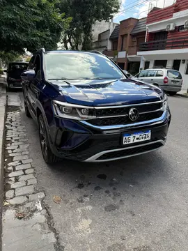 Volkswagen Taos Highline Aut usado (2024) color Azul financiado en cuotas(anticipo $7.000.000)