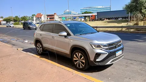 Volkswagen Taos Highline Aut usado (2023) color Azul precio u$s27.000