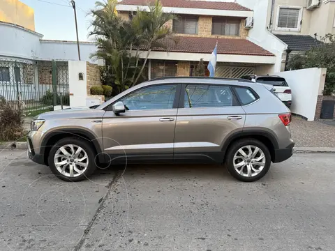 Volkswagen Taos Comfortline Aut usado (2024) color Gris Indy financiado en cuotas(anticipo $4.999.999)