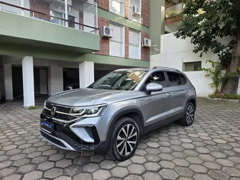 Volkswagen Taos Highline Aut usado (2022) color Gris precio u$s33.500