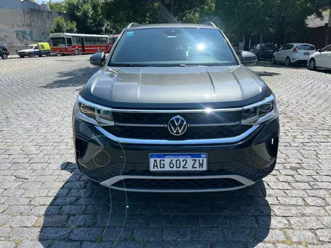 Volkswagen Taos Highline Aut usado (2024) color Gris financiado en cuotas(anticipo $5.000.000)
