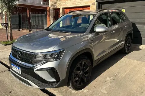 Volkswagen Taos Hero usado (2022) color Plata financiado en cuotas(anticipo $4.000.000)