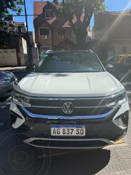 Volkswagen Taos Highline Aut Bitono usado (2024) color Blanco precio u$s32.000