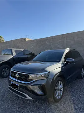 Volkswagen Taos Comfortline Aut usado (2024) color Gris Oscuro precio u$s29.500