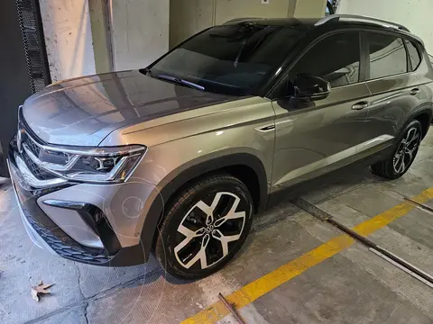 Volkswagen Taos Highline Aut usado (2024) color Gris financiado en cuotas(anticipo $6.000.000)