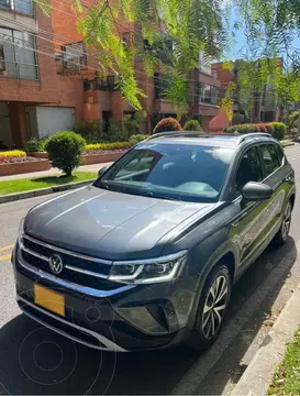 Volkswagen Taos Comfortline Aut usado (2023) color Gris Oscuro financiado en cuotas(anticipo $4.500.000 cuotas desde $370.000)