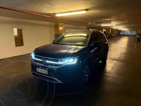 Volkswagen Taos Highline Aut usado (2023) color Azul precio u$s27.000