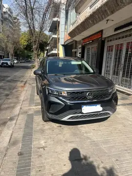 Volkswagen Taos Comfortline Aut usado (2022) color Gris Oscuro financiado en cuotas(anticipo $9.500.000 cuotas desde $340.000)