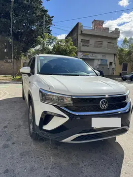 Volkswagen Taos Comfortline Aut usado (2023) color Blanco precio u$s27.000