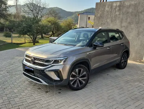Volkswagen Taos Hero usado (2022) color Beige precio $41.000.000