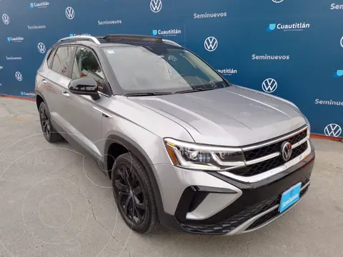 Volkswagen Taos Highline usado (2023) color Gris precio $490,000