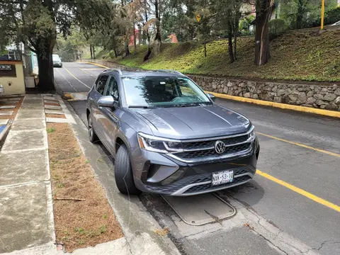 Volkswagen Taos Highline usado (2021) color Gris precio $390,000