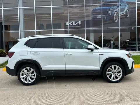 Volkswagen Taos Comfortline Plus usado (2024) color Blanco financiado en mensualidades(enganche $101,178 mensualidades desde $12,307)