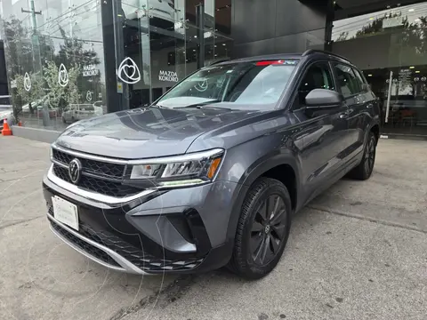 Volkswagen Taos Trendline usado (2024) color Gris precio $389,000