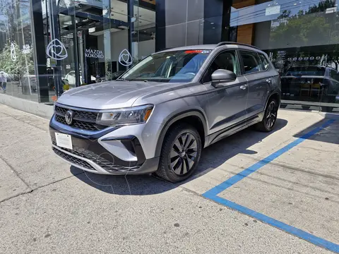 Volkswagen Taos Trendline usado (2024) color Plata precio $389,000