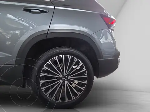 Volkswagen Taos Comfortline usado (2025) color Gris Oscuro financiado en mensualidades(enganche $136,223 mensualidades desde $12,420)