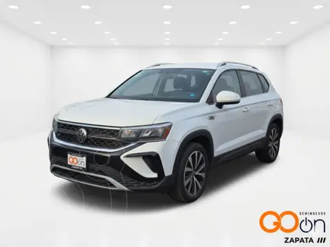 Volkswagen Taos Comfortline usado (2023) color VWBLANCOPURO precio $399,000