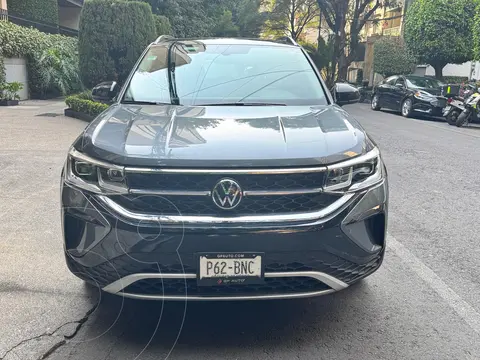 Volkswagen Taos Highline usado (2024) color Gris precio $490,000