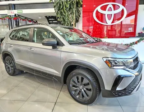 Volkswagen Taos Trendline usado (2024) color plateado financiado en mensualidades(enganche $162,602 mensualidades desde $6,985)