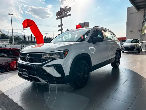 Volkswagen Taos Trendline usado (2022) color Blanco financiado en mensualidades(enganche $81,180 mensualidades desde $8,307)