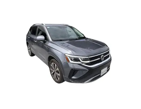 Volkswagen Taos Highline usado (2022) color Gris precio $399,800