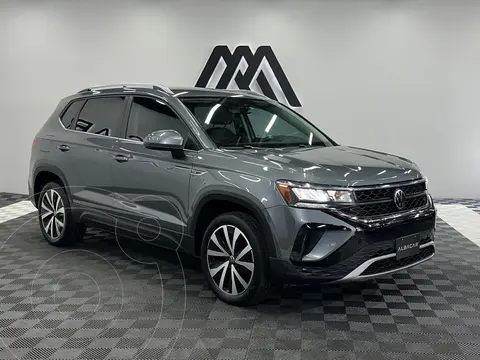 Volkswagen Taos Comfortline usado (2023) color Gris precio $419,999
