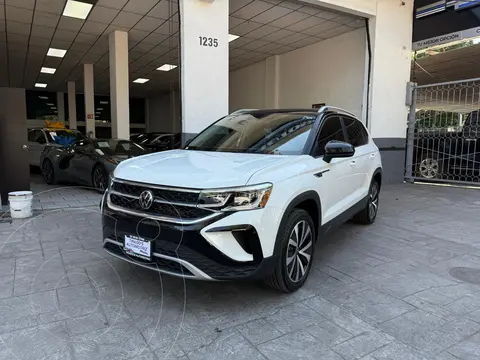 Volkswagen Taos Highline usado (2024) color Blanco precio $539,900