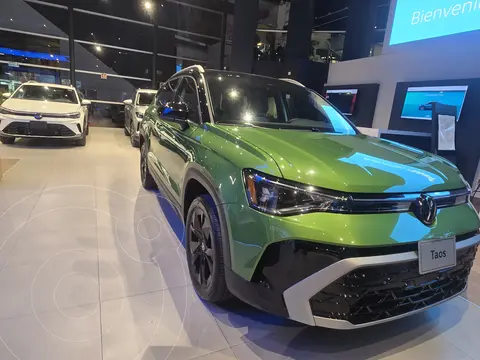 Volkswagen Taos Highline nuevo color Verde precio $595,690