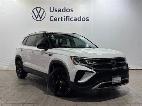 Volkswagen Taos Highline usado (2022) color Blanco financiado en mensualidades(enganche $122,352 mensualidades desde $11,155)