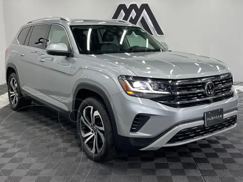 Volkswagen Teramont Highline usado (2023) color plateado precio $749,999