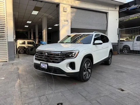 Volkswagen Teramont Highline usado (2024) color Blanco financiado en mensualidades(enganche $200,000 mensualidades desde $27,345)