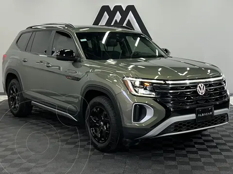 Volkswagen Teramont Peak Edition usado (2024) color Verde precio $839,999