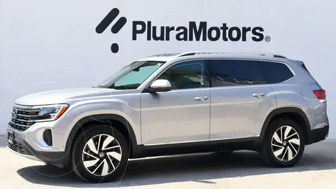 Volkswagen Teramont Highline usado (2024) color plateado precio $979,000