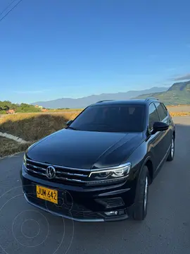 Volkswagen Tiguan TSI 2.0L Highline 4x4 usado (2020) color Negro precio $105.000.000
