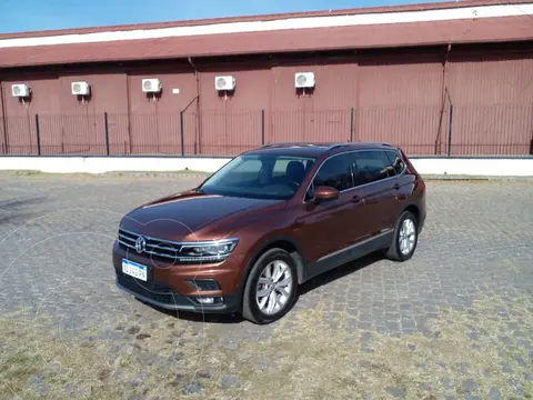 Volkswagen Tiguan TIGUAN ALLSPACE 2.0T COMFORTLI.AUT usado (2019) color Marrn precio $24.530.000