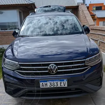 Volkswagen Tiguan Allspace 350 TSi DSG Life usado (2024) color Azul Atlantico financiado en cuotas(anticipo $3.499.999)