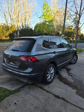Volkswagen Tiguan 1.4L TSI Highline 7A Aut usado (2018) color Gris precio $15.500.000