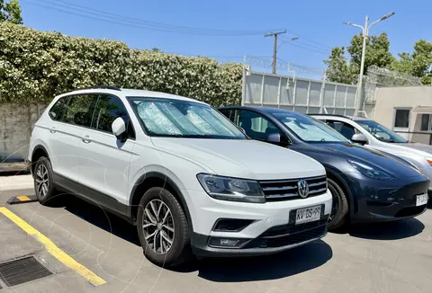 Volkswagen Tiguan 1.4L TSI Trendline 5A usado (2019) color Blanco precio $12.000.000