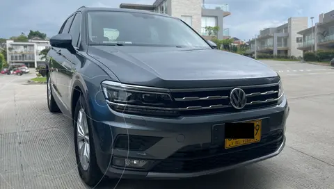 Volkswagen Tiguan Sport and Style Aut usado (2020) color Gris precio $112.000.000