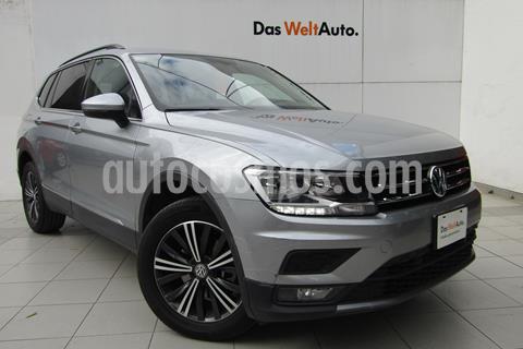 foto Volkswagen Tiguan Comfortline 5 Asientos Piel usado (2019) color Plata precio $409,000